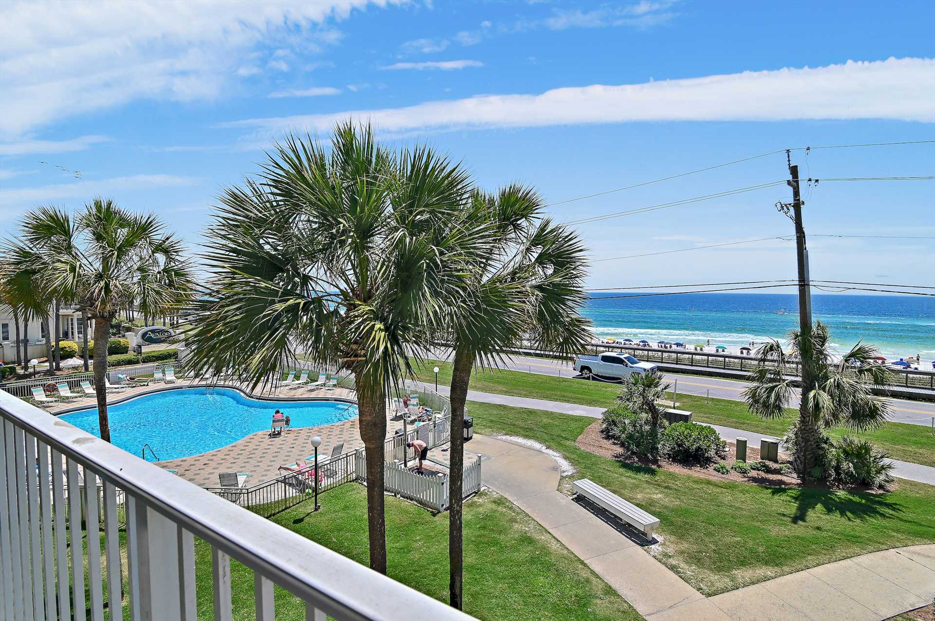 Front-row seats to the Emerald Coast!