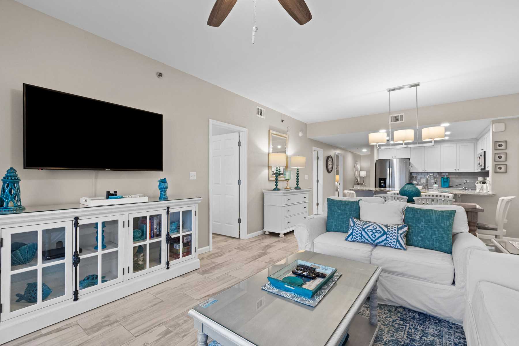 leeward key 502 living room