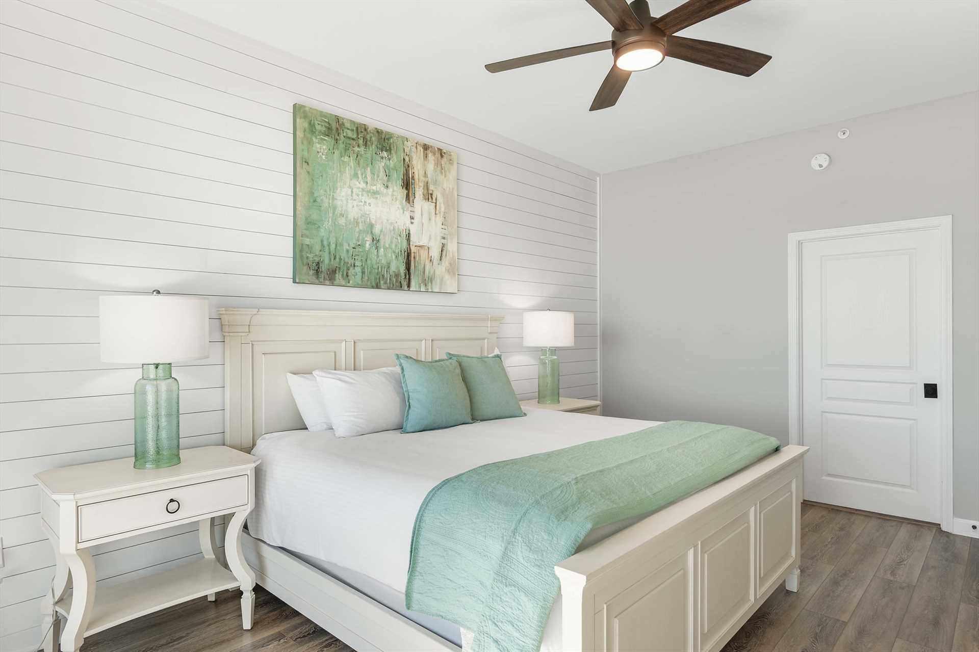 Master bedroom Beach retreat 406 king bed