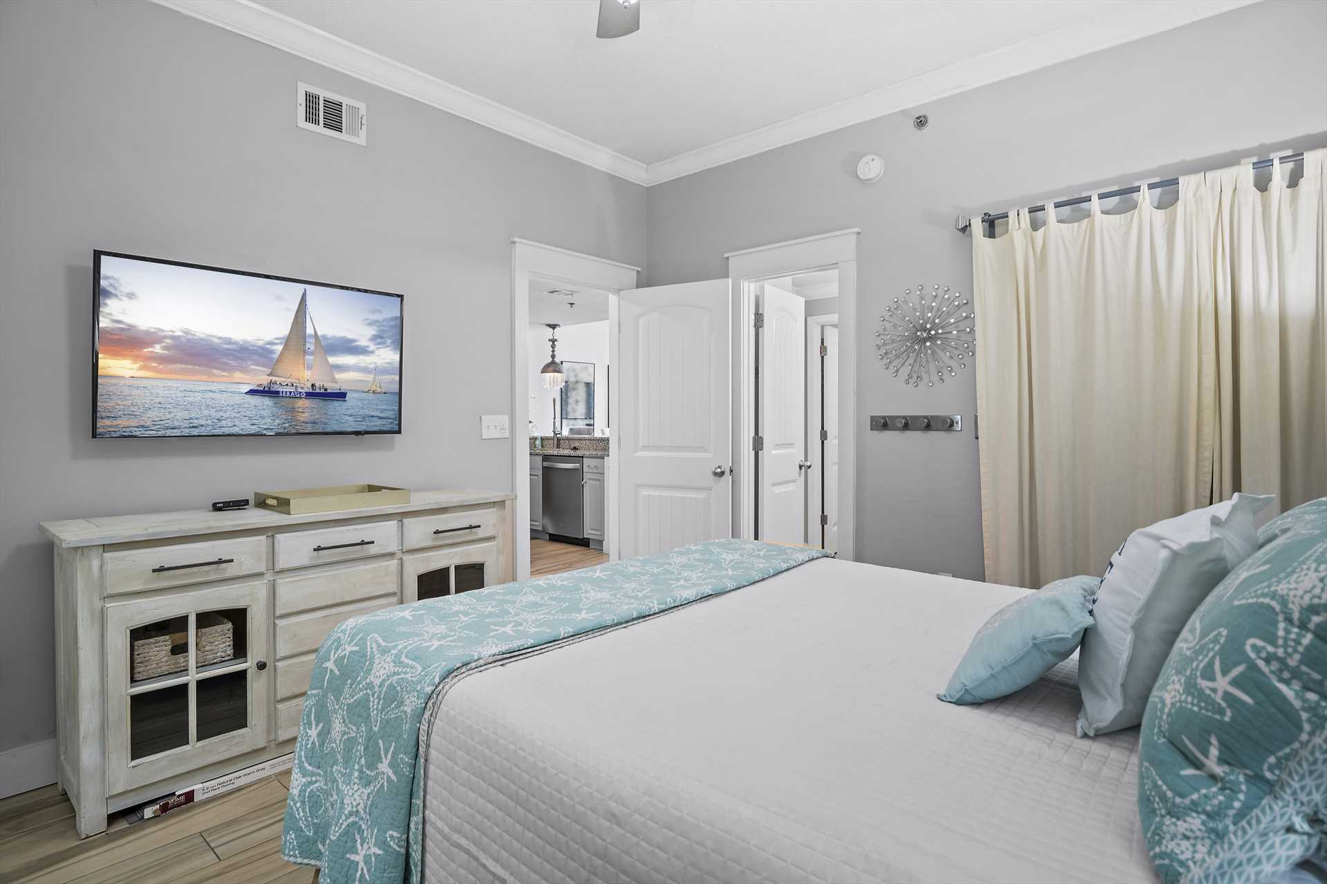 Beachy Second Bedroom - Comfortably appointed with easy acce