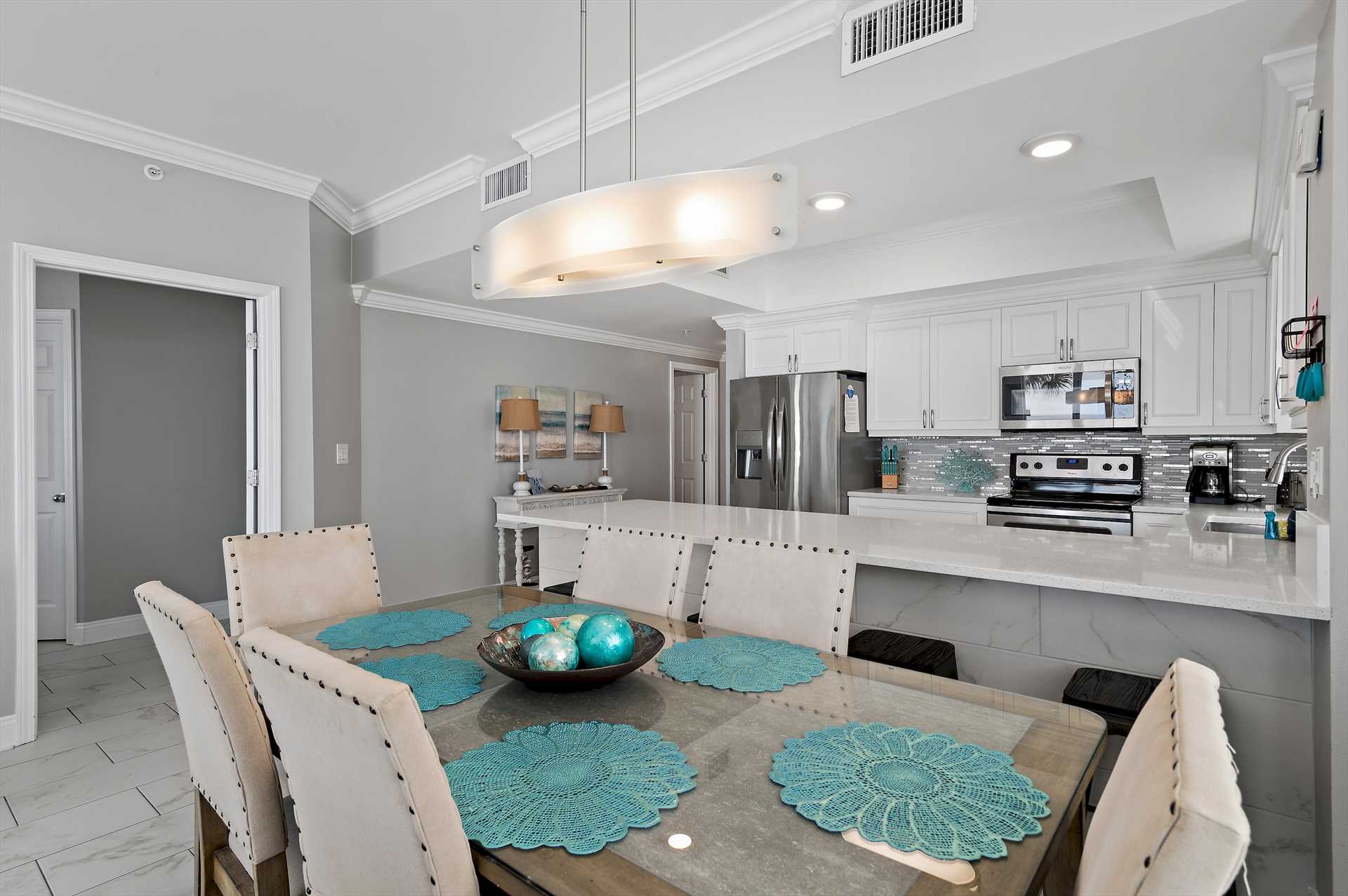 Family dining area in majestic sun 301a plenty of seating fo