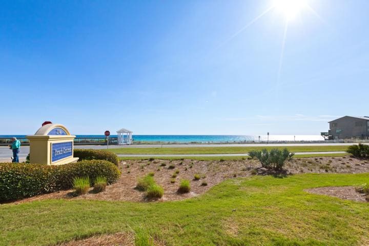 Beach Retreat 101 Web Size-30 | Beach Condos in Destin #
