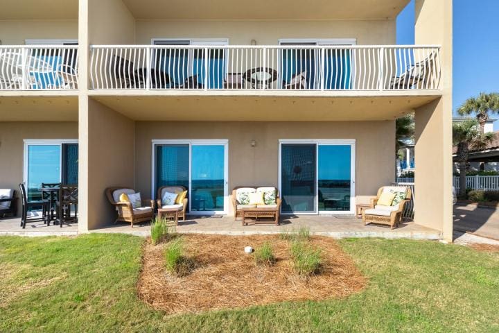 Beach Retreat 101 Web Size-31 | Beach Condos in Destin #