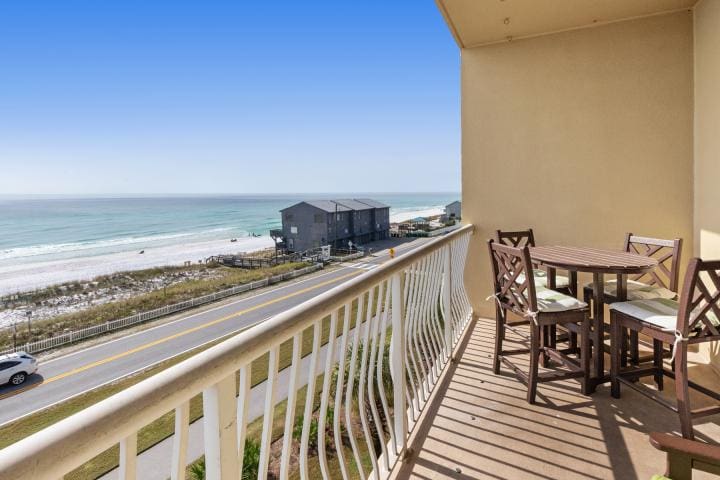 Beach Retreat 404 Web Size-23_1 | Beach Condos in Destin #