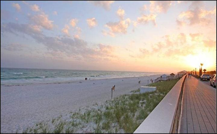 Destin Boardwalk | Beach Condos in Destin #