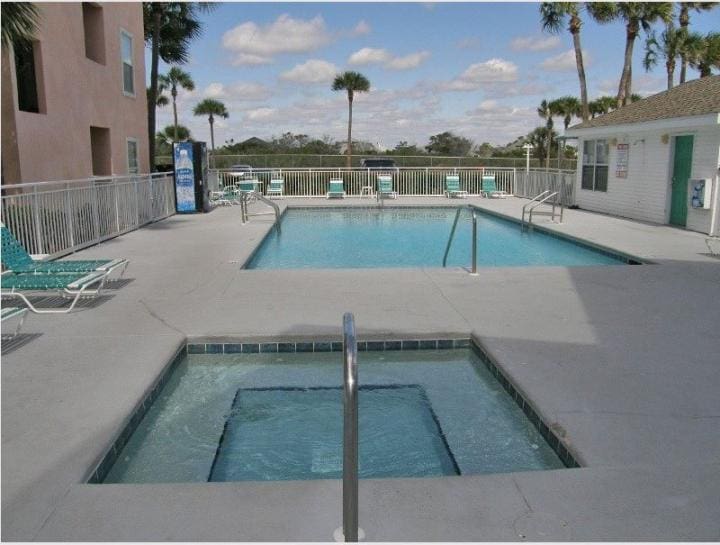 Gulfview Pool | Beach Condos in Destin #