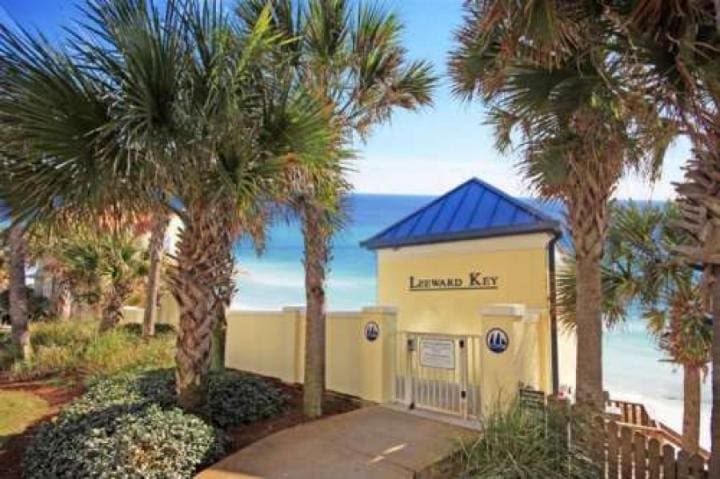LK Entrance to Gulf Front Pool | Beach Condos in Destin #Leeward Key Private Beach and Beachside Pool Entrance