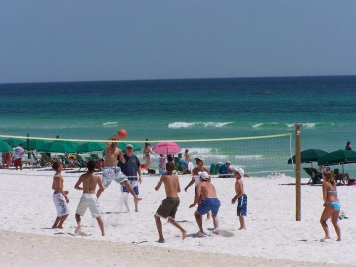 Volleyball at Maravilla and Beach Retreat – Copy | Beach Condos in Destin #