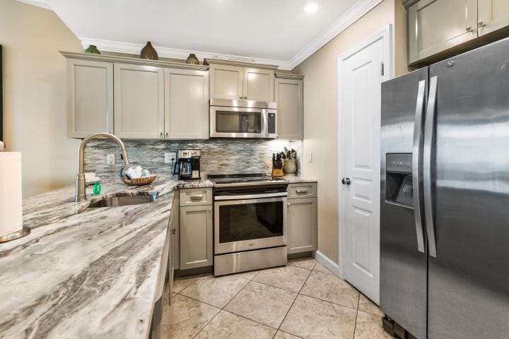 Beach Retreat 107 Web Size-12 | Beach Condos in Destin #