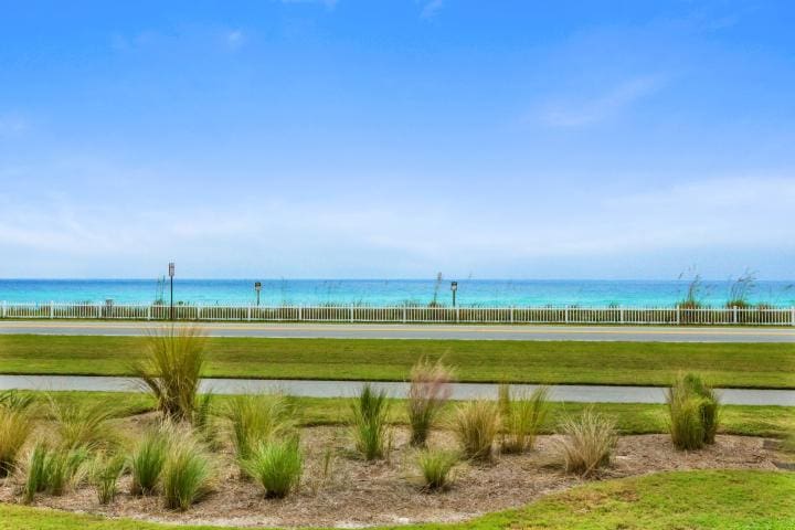 Beach Retreat 107 Web Size-22 | Beach Condos in Destin #