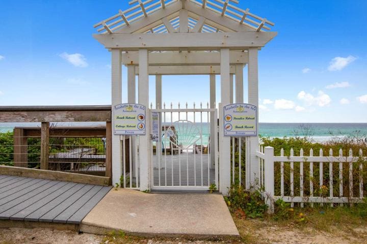 Beach Retreat Amenities Full Size-8_1920w | Beach Condos in Destin #