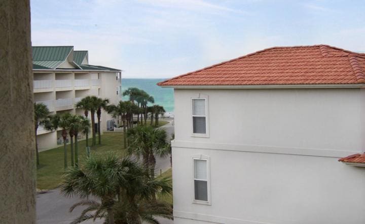 Condo With Gulf View Destin | Beach Condos in Destin #