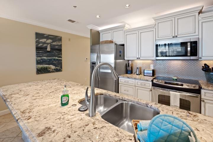Beach Retreat 102 Web Size-11 | Beach Condos in Destin #