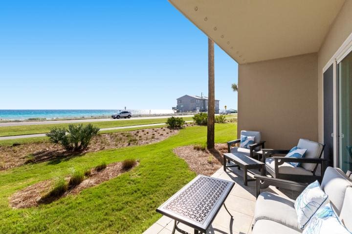 Beach Retreat 102 Web Size-24 | Beach Condos in Destin #