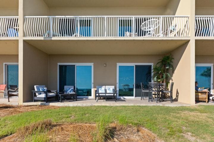 Beach Retreat 102 Web Size-27 | Beach Condos in Destin #
