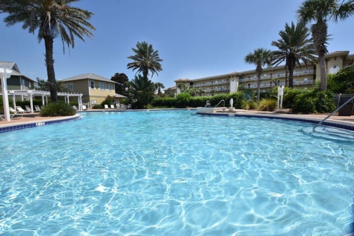 best pool for families in destin