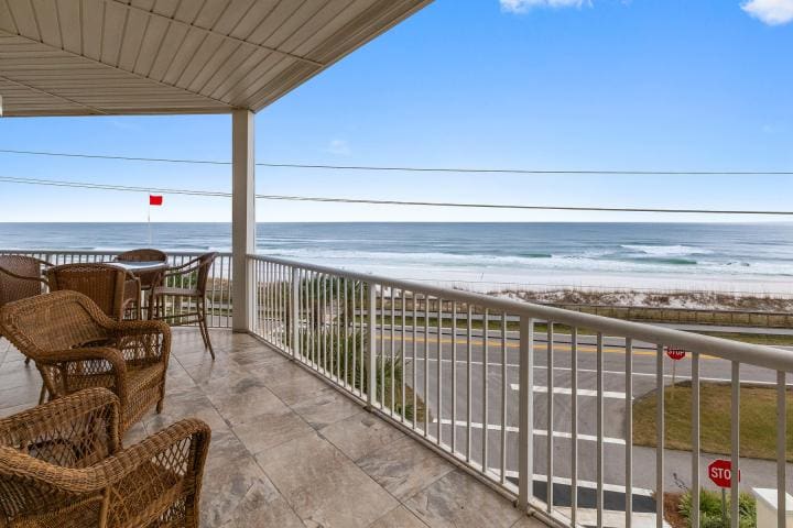 Crystal View 301 Full Size-31_1 | Beach Condos in Destin #watch the dolphins from the balcony of crystal view 301