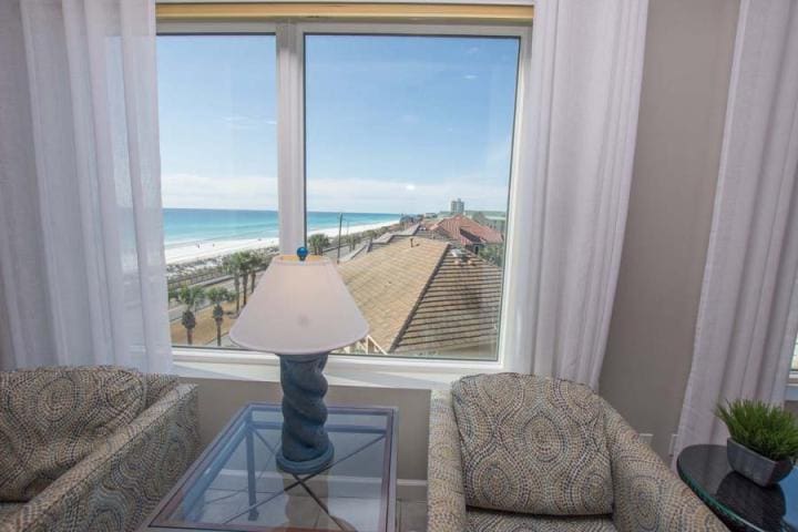 Beach Condos in Destin | Beach Condos in Destin #dog friendly Destin rentals