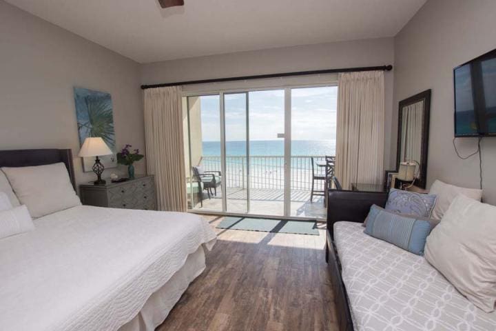 Pet Friendly condo crystal view 401 | Beach Condos in Destin #rentals in destin