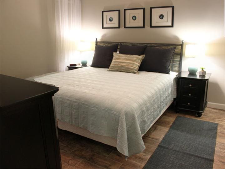 Guest Bedroom2 | Beach Condos in Destin #