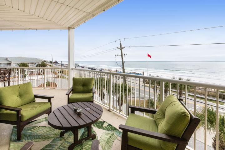 Crystal View 302 Web Size-28 | Beach Condos in Destin #vacation condo comfortable outdoor patio overlooking the gulf