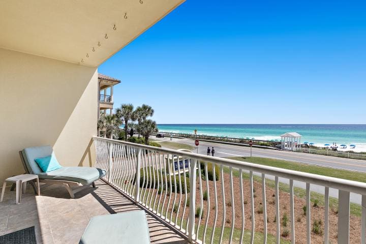 Beach Retreat 202 Small-25 | Beach Condos in Destin #