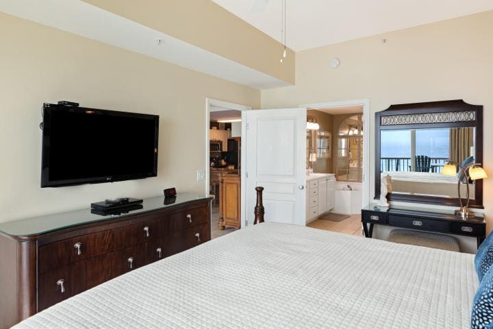 Beach Retreat 411 Full Size-21 | Beach Condos in Destin #master bedroom