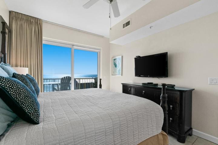 Beach Retreat 411 | Beach Condos in Destin #pet friendly condo
