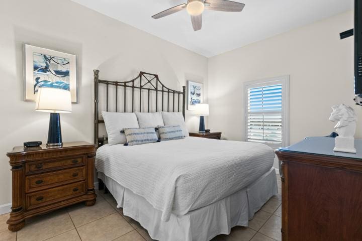 Beach Retreat 411 Small-2_1 | Beach Condos in Destin #king bedroom