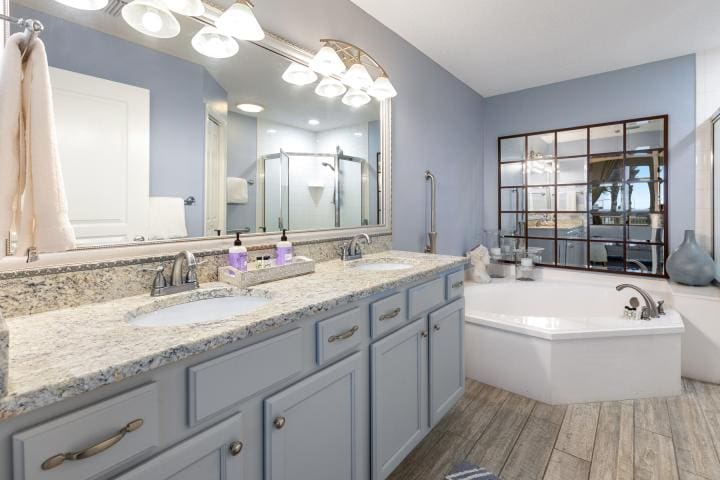 Crystal View 102 Web Size-26_1 | Beach Condos in Destin #master bath 102 ground floor crystal view