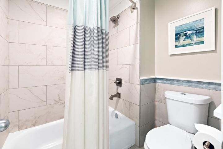 Leeward Key 1005 bath | Beach Condos in Destin #beach house rentals destin