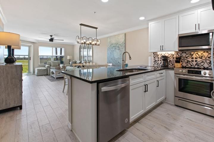 MV2104 Kitchen | Beach Condos in Destin #