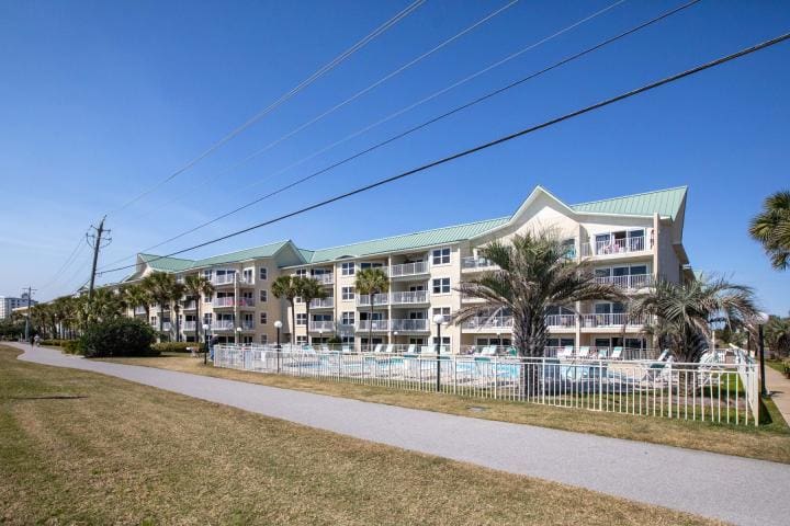 Maravilla Amenities Web Size-2 | Beach Condos in Destin #