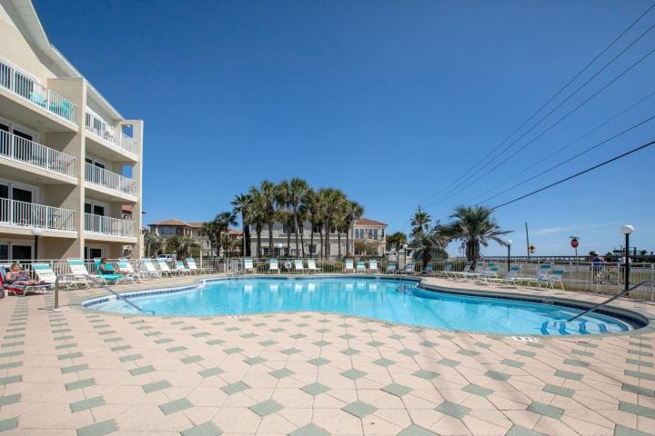 Maravilla Amenities Web Size-9 | Beach Condos in Destin #