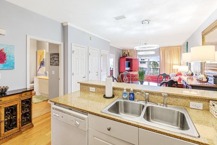 Emerald Waters 302 Web Size-6 | Beach Condos in Destin #