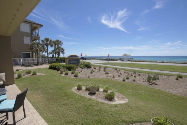 Looking to vacation with your pet in Destin, FL? #beach retreat ground floor rentals