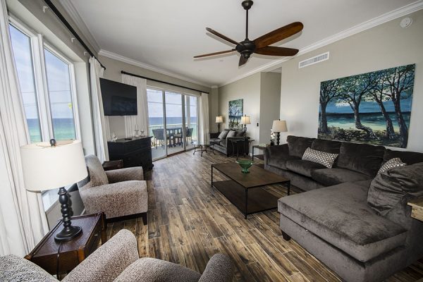 Looking to vacation with your pet in Destin, FL? #Crystal View 302 miramar beach fl 32550