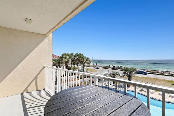 Maravilla 2312 Small Size-15_1 | Beach Condos in Destin #condo overlooking pool and beach