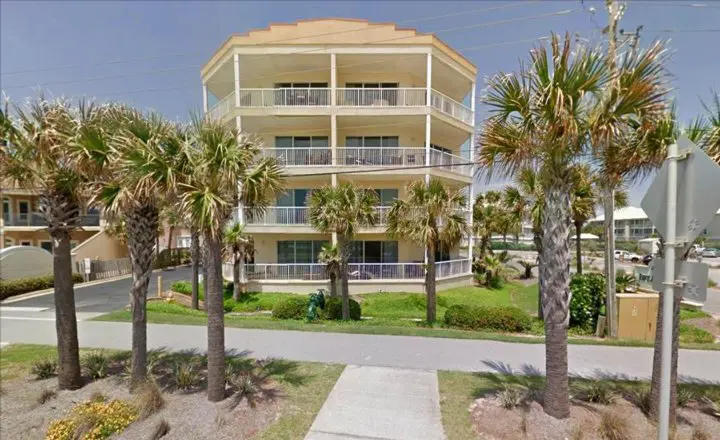 Front of the Crystal View vacation condos. Find vacation rentals at Crystal View near Destin, FL.