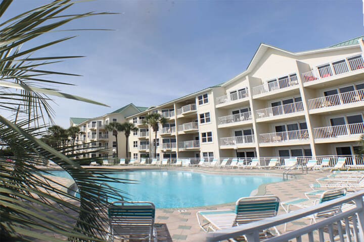 Pool deck at Maravilla Beach Resort in Destin. Find beach vacation rentals in Destin with private beach and pools.
