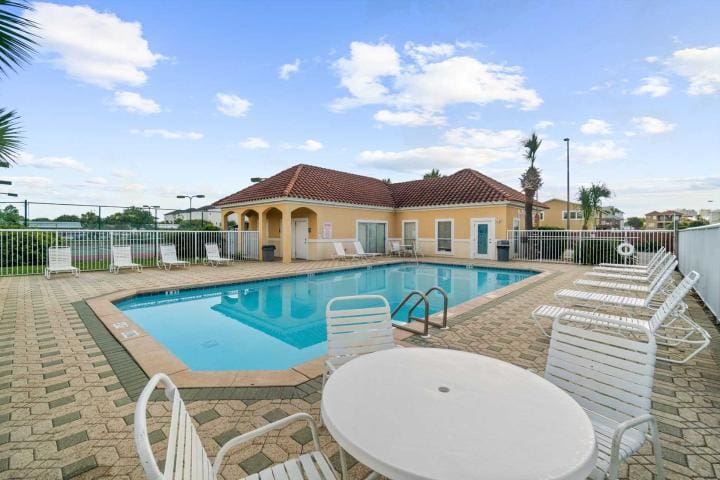 where to stay on budget destin | Beach Condos in Destin #Ciboney Vacation Rentals