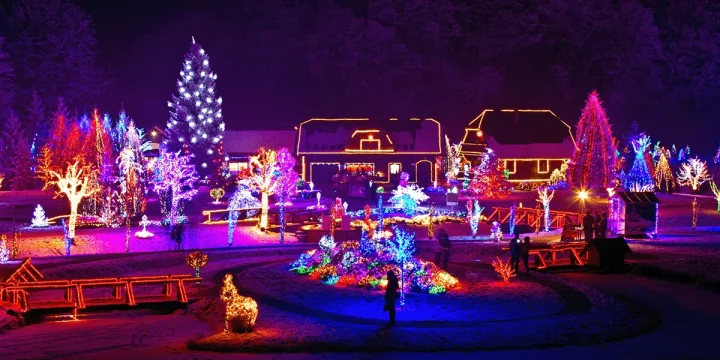 HolidayLights2301-panorama-4725b5f1492cd4ed51c91c2312781f2a-8526cgk7bz3h | Beach Condos in Destin #