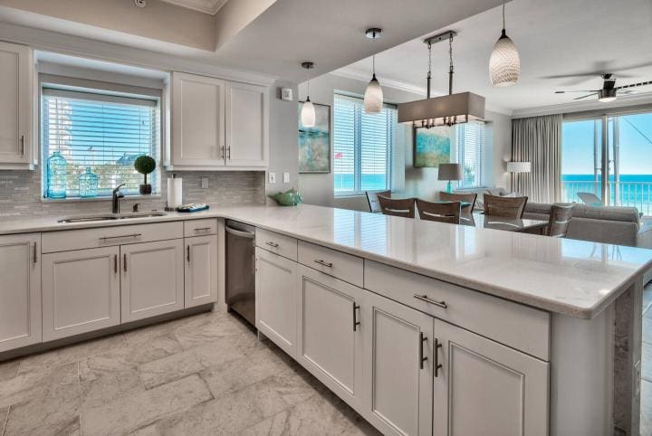 0438f348-5c54-4ee6-b00e-90e95d76dd71 | Beach Condos in Destin #Majestic Sun Condo Rentals