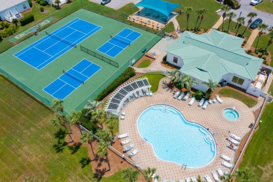 what is there to do at maravilla